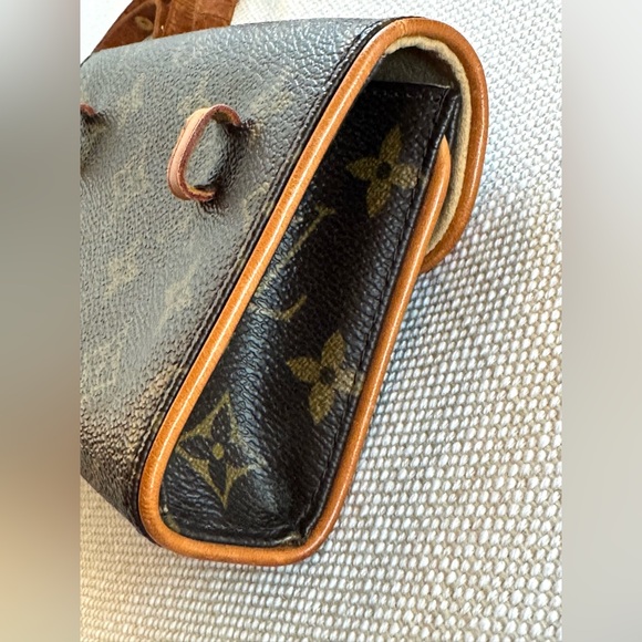 LOUIS VUITTON Florentine Bum Bag Monogram Medium | Excellent | 2 Straps - Picture 8 of 10